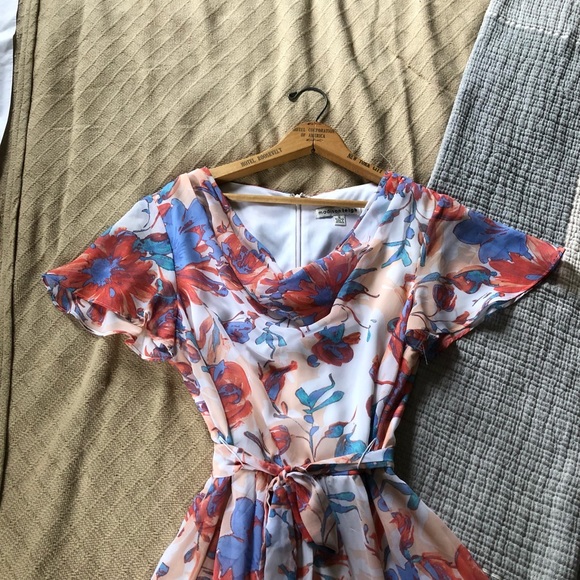 Floral maxi dress with slit - Picture 2 of 9